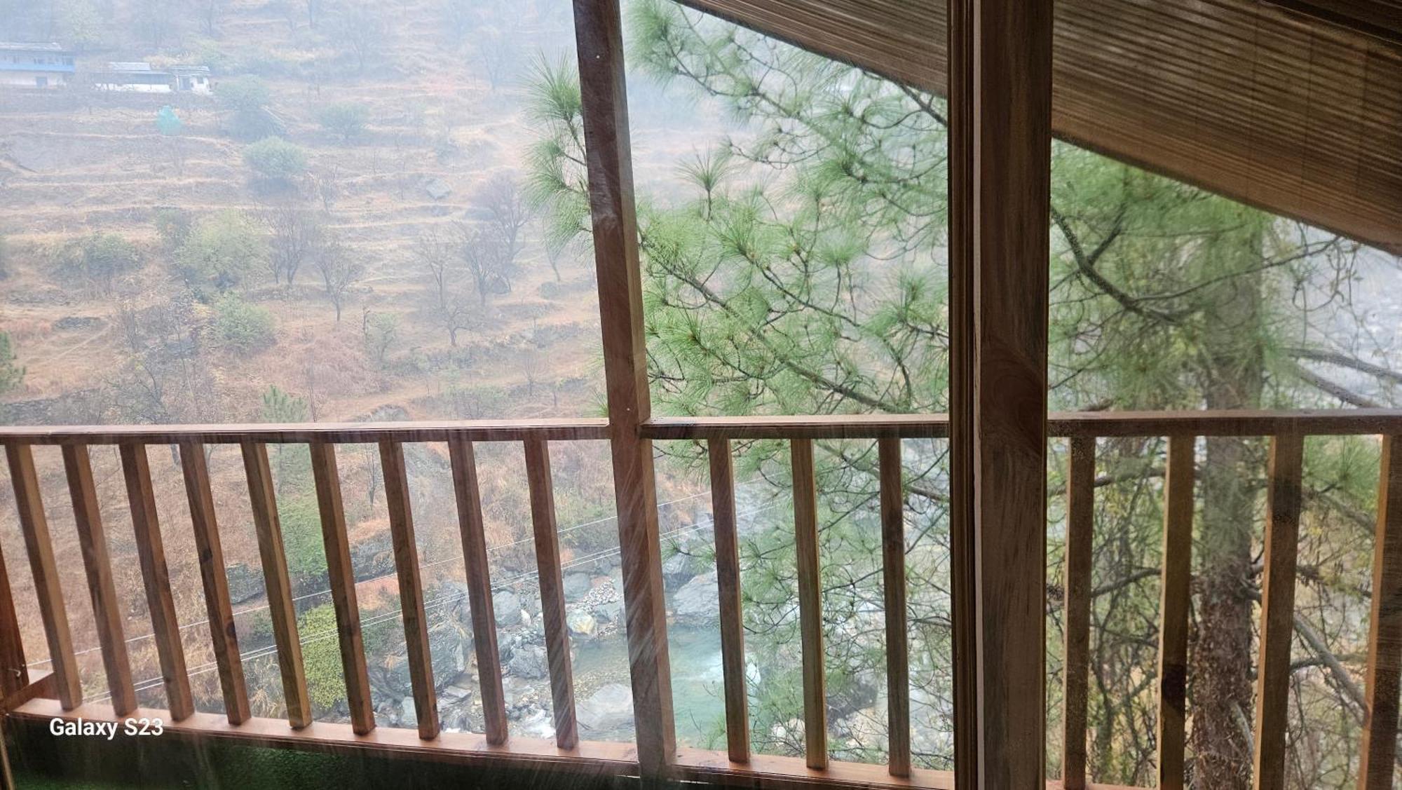 The Fiza Retreat Tirthan Banjār Екстериор снимка