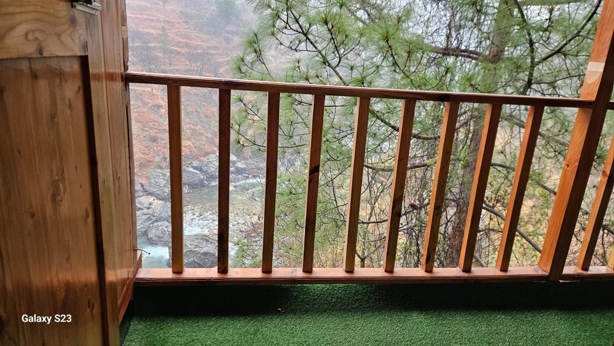 The Fiza Retreat Tirthan Banjār Екстериор снимка