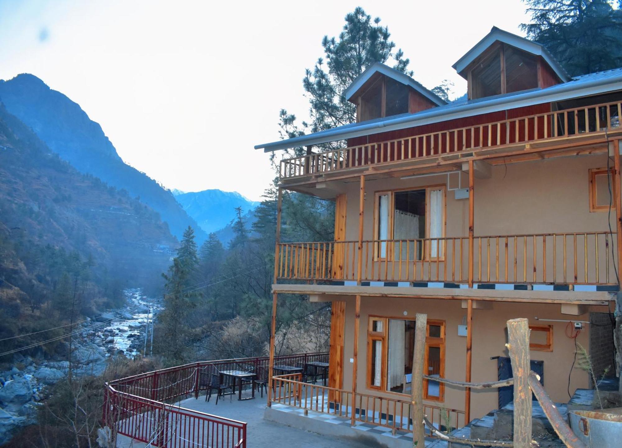 The Fiza Retreat Tirthan Banjār Екстериор снимка