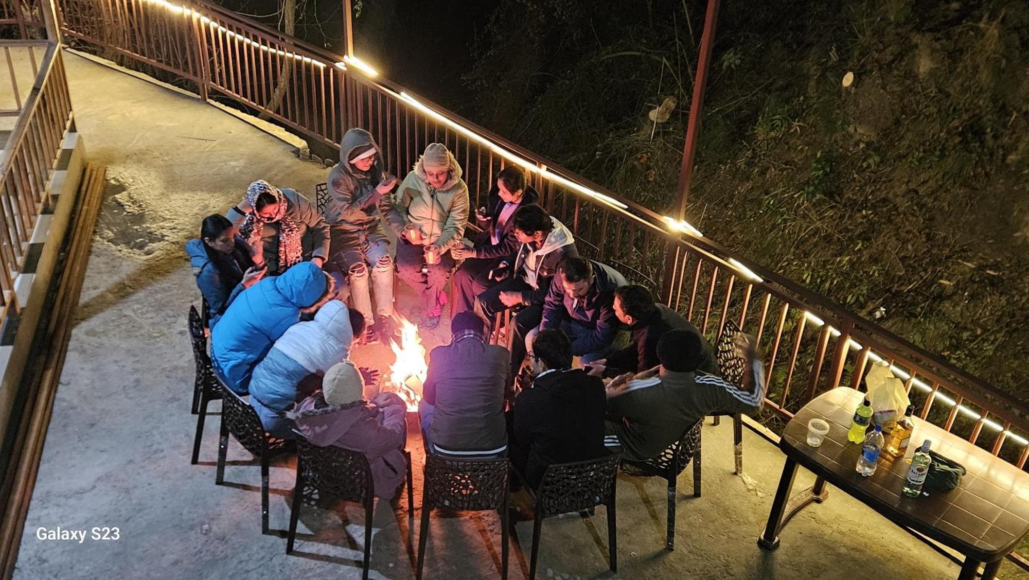 The Fiza Retreat Tirthan Banjār Екстериор снимка