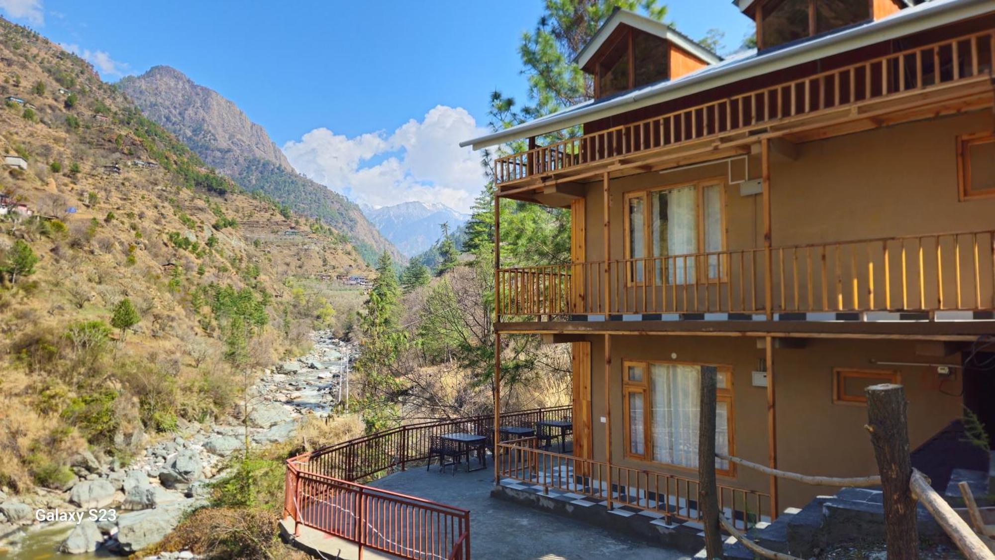 The Fiza Retreat Tirthan Banjār Екстериор снимка